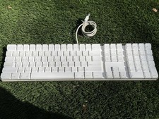 Genuine Apple A1048 Wired USB Keyboard w/ 2 USB Ports - Tested picture
