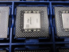 Vintage Intel Pentium 200MHz 66MHz PPGA GOLD PIN CPU FV80502200 SY044 SY045 picture
