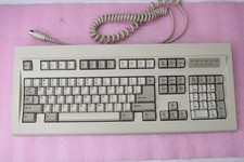 Compuadd Mitsumi KPQ-E99YC AT Keyboard - TESTED picture