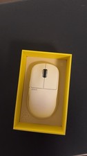 Pulsar X2 Crazylight medium White Ultra Lightweight Mouse with Xraypad Skates picture