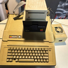 Apple Disk II External 5.25 Floppy Drive Beige A2M0003 for Apple II + Card picture