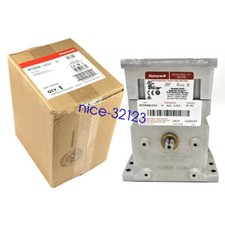 New In Box HONEYWELL M7284A1012 Damper Actuators Motor Burner picture