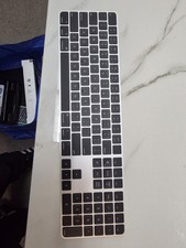 Apple Silver Black Full-Size Keyboard QWERTY Layout Numeric Keypad Aluminum picture