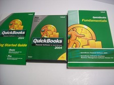 INTUIT QUICKBOOKS PRO 2004 With License for WINDOWS 98/ME/2000/XP, New Open Box picture