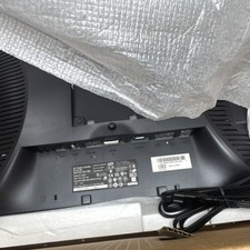 NEW IN BOX Dell 2001FP 20.1