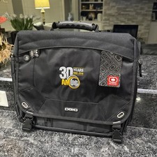 NEW  OGIO Padded Messenger Bag Satchel Briefcase Laptop Computer Compare to $135 picture